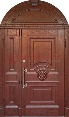 Коричневая арочная железная дверь с виноритом ДА-40 в Ногинске