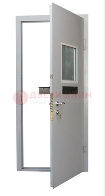 Белая металлическая дверь в кассу ДКС-1 в Перми