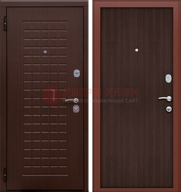 Коричневая металлическая дверь с МДФ ДМ-78 в квартиру в Перми