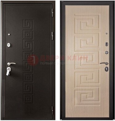 Коричневая стальная дверь с порошковым напылением с дизайном ДП-37 в Перми