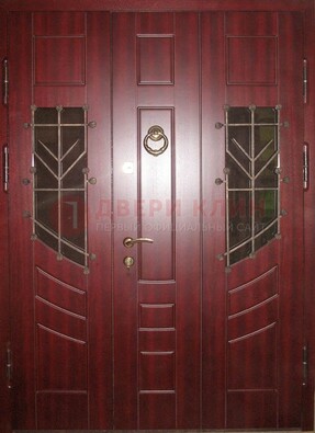 Парадная дверь со вставками из стекла и ковки ДПР-34 в загородный дом в Перми