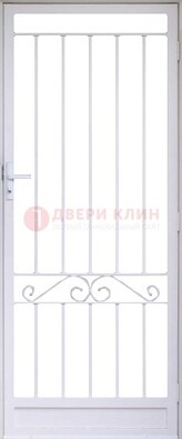 Белая стальная решетчатая дверь с волютами ДР-30 в Перми