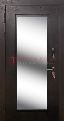 Коричневая железная дверь со стеклом для дома ДС-23 в Перми