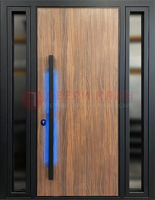Коричневая металлическая дверь со стеклом ДС-69 в Перми