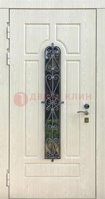 Светлая стальная дверь со стеклом и ковкой ДСК-118 в Перми