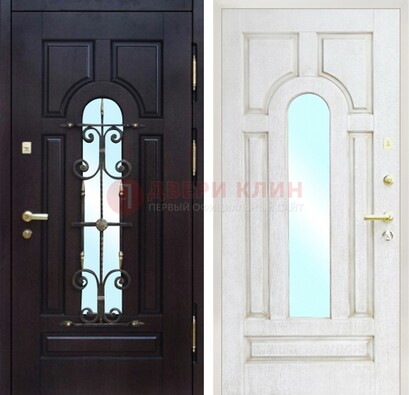 Металлическая дверь со стеклом и ковкой ДСК-55 в частный дом в Перми