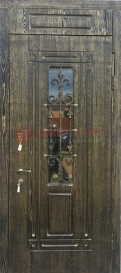 Зеленая входная дверь со стеклом и ковкой ДСК-67 в Перми