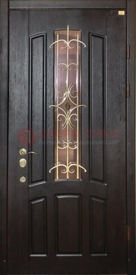 Металлическая дверь со стеклом и ковкой ДСК-79 для загородного дома в Перми