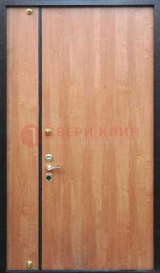 Светлая тамбурная дверь ДТМ-29 в Перми