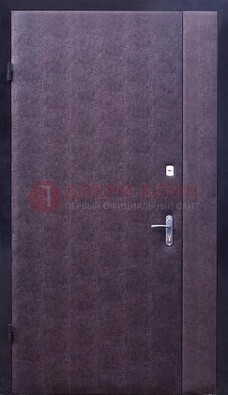 Бордовая металлическая тамбурная дверь ДТМ-3 в Перми