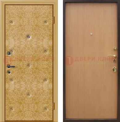 Светлая металлическая дверь с винилискожей ДВ-34 в Перми