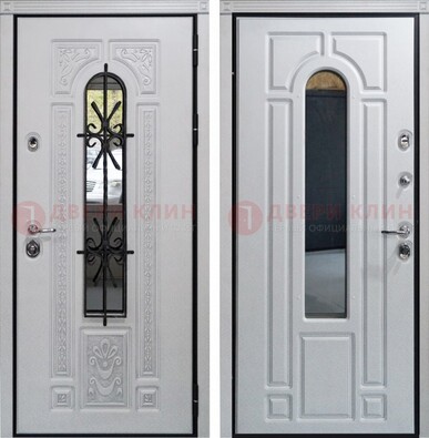 Белая стальная дверь с виноритом и ковкой снаружи ДВТ-197 в Перми