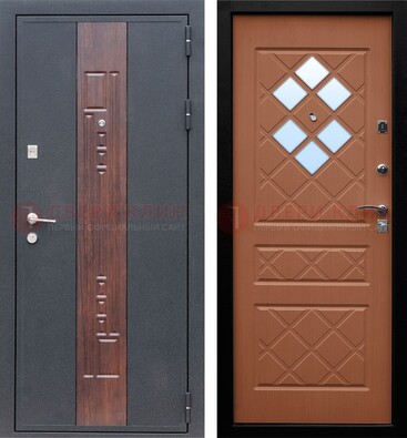 Серая входная дверь с зеркальными квадратиками внутри ДЗ-79 в Перми